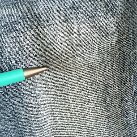 AEO Artist Flare Jeans 4 Short - Picture 6 of 7